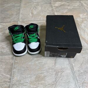 Air Jordan 1 Retro Hi OG Lucky Green TD Shoe Size 4c Green FD1413-031 Preowned